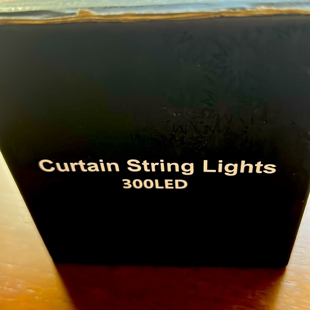 NEW Twinkle Star Curtain String Lights 300LED Indoor & Outdoor Use Warm White